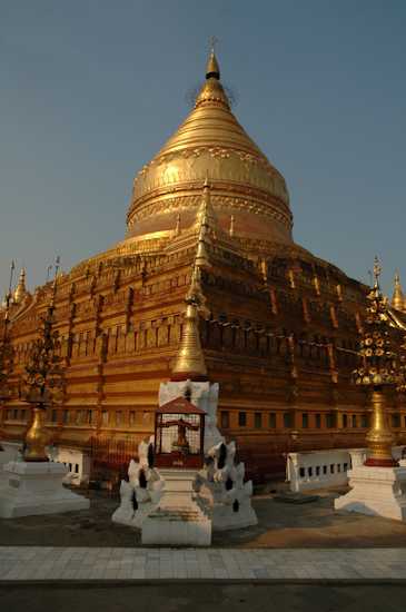 Schwezigon Paya Temple, Bagan, Burma